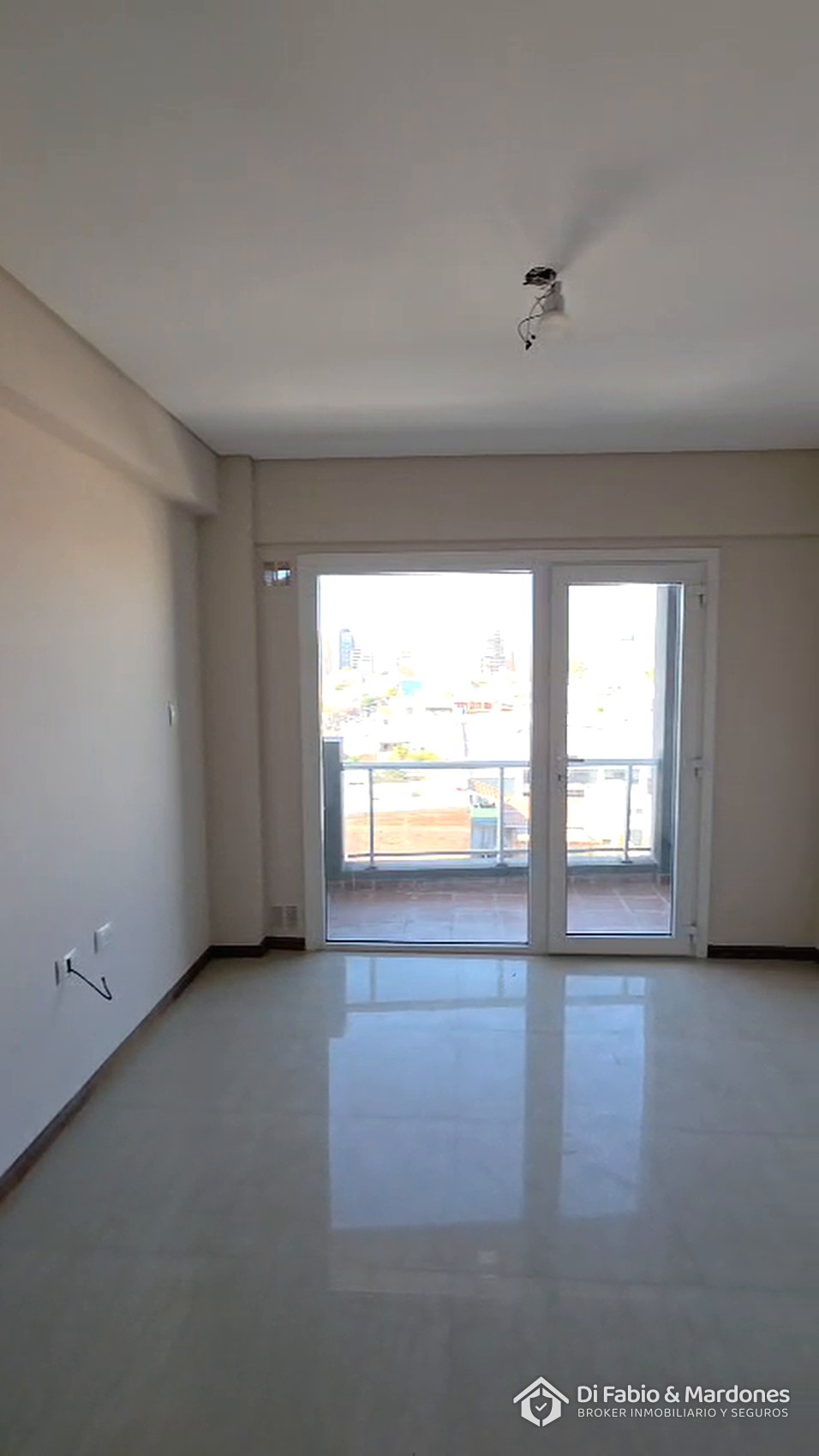 Living con salida al balcón, departamento en Juan B. Justo 1064, Neuquén